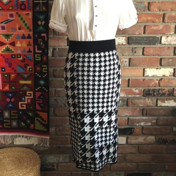 H&M Black and White Houndstooth Pencil Skirt - Picture 4 of 4
